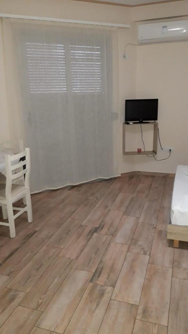 Disy Apartments Vlore Room photo